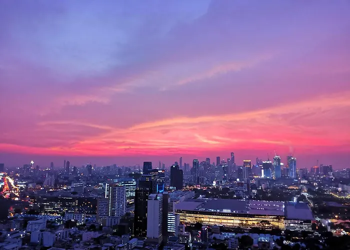 素坤逸沿线bts Ekkama Station * Bangkok